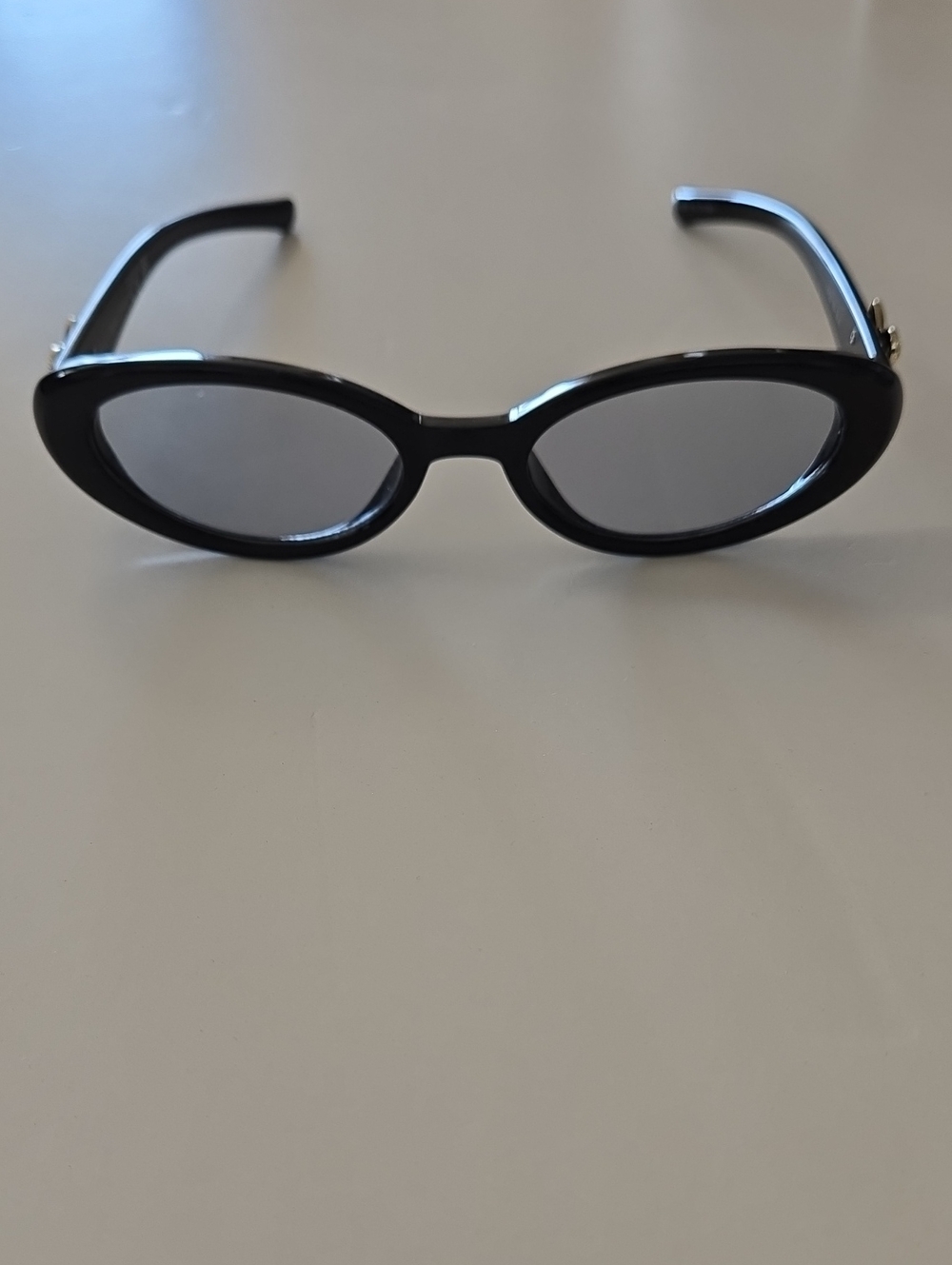 Black Oval Women's Sunglasses - Classic Fashion Accessory - Size: S